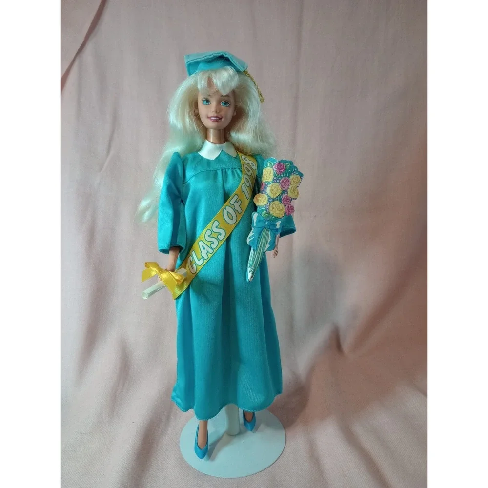 1997 Mattel Graduation Barbie Class of 1998 Doll Complete Gown Sash Diploma...